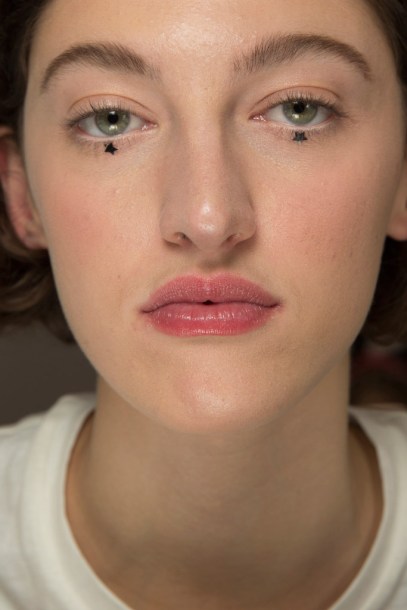 christian_dior_backstage_861867362_683x